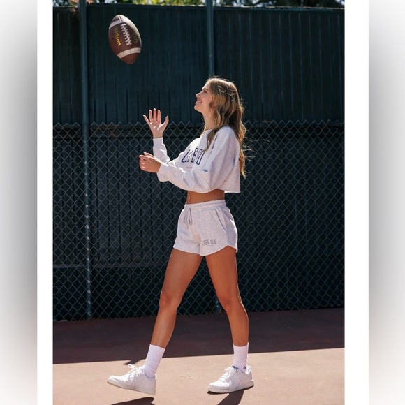 NWT Lazy Sunday “Cape Cod Massachusetts” Gray Fleece Cropped Sweatshirt in Small - Picture 5 of 15